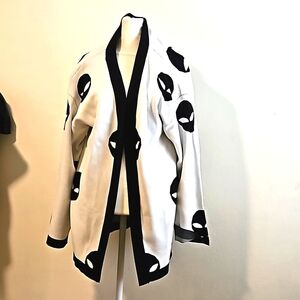 Pretty damage alien large cardigan